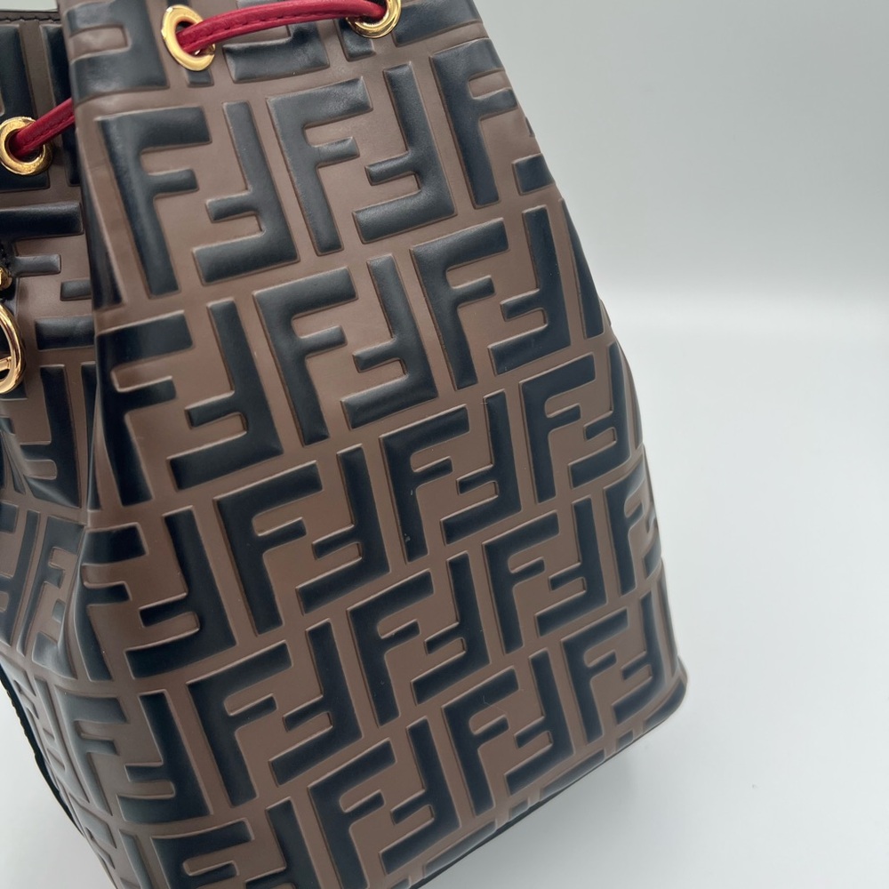 ❗️SOLD❗️Fendi FF Zucca pattern bucket bag 😍❤️ - Picture 6 of 12